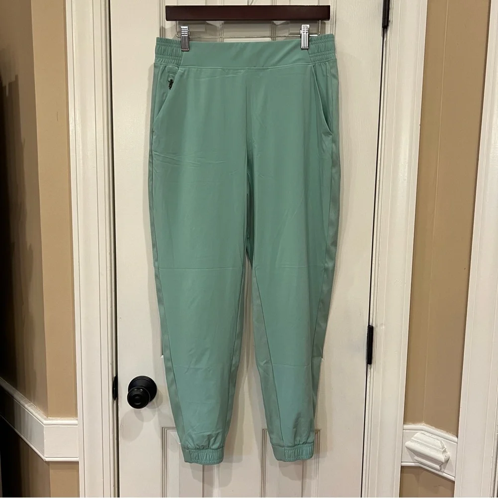 NWOT ATHLETA Brooklyn Jogger Women’s 10 Soft Mint Green 530631-06